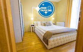 Colours Apartments Superior With Free Parking