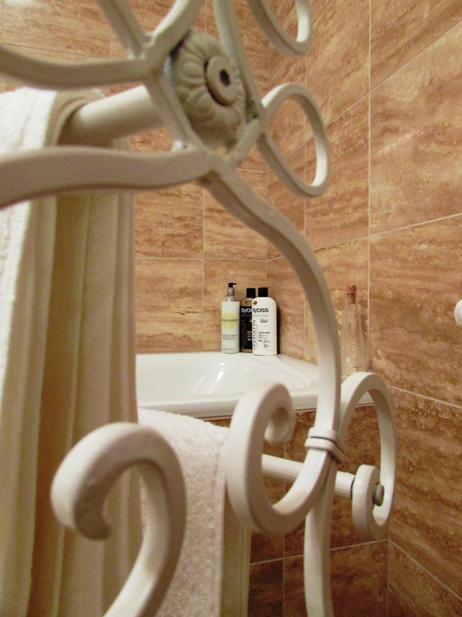 Colours Apartments Superior With Free Parking Budapest Exterior photo